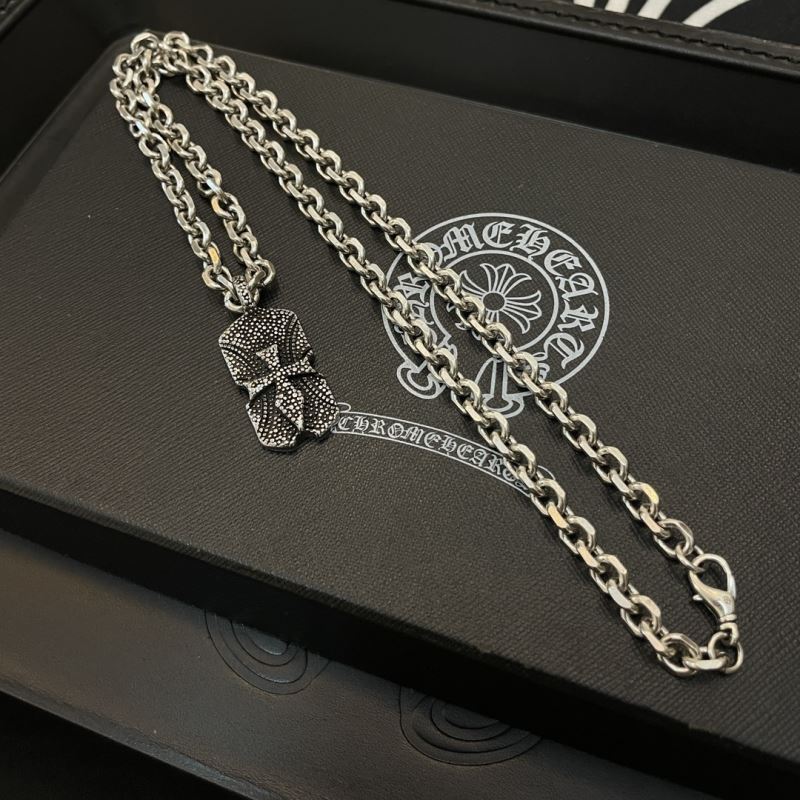 Ch*0me He**ts necklaces